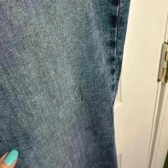 Kut from the Kloth Ana High Rise Fab Ab Flare. Size 18. Denim. Distressed. - Picture 2 of 16